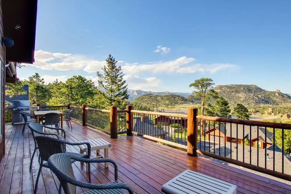 Lake & Mountain Views: Stunning Estes Park Home!
