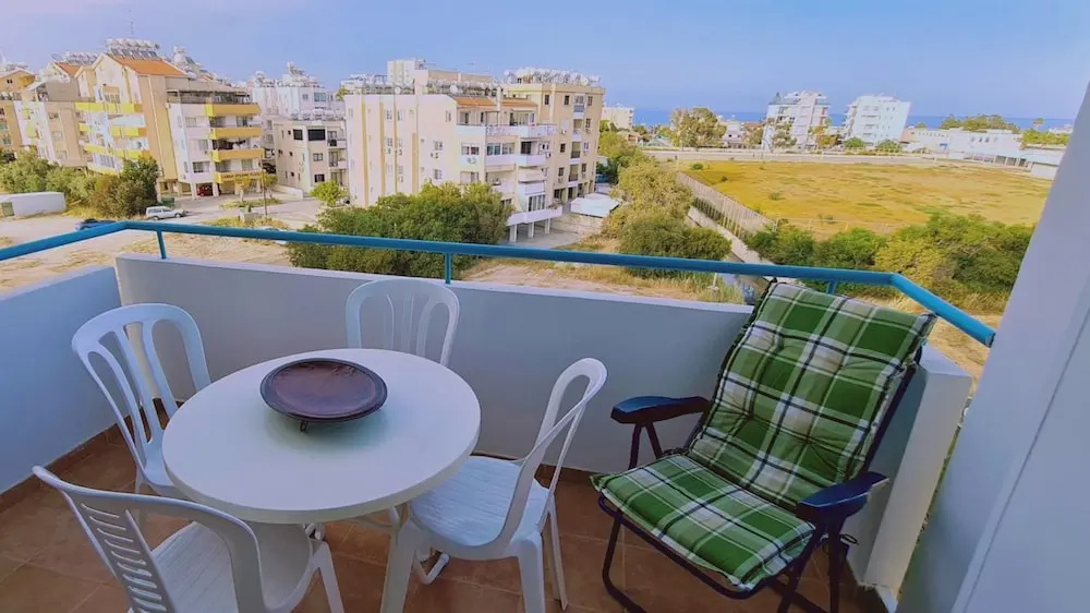 35 LCA - Camelia Apartment