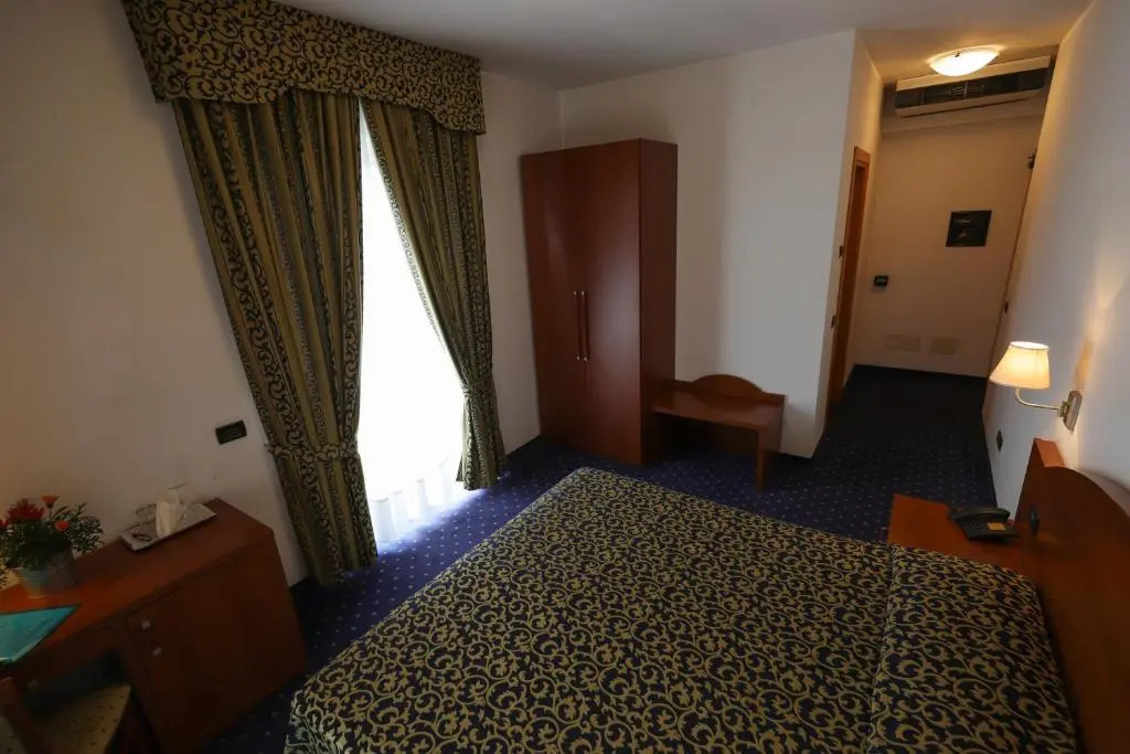 Superior Double room (full double bed)