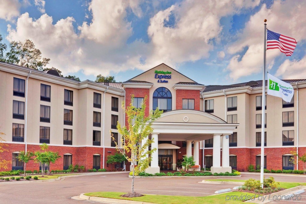Holiday Inn Express & Suites Jackson - Flowood, an IHG Hotel image