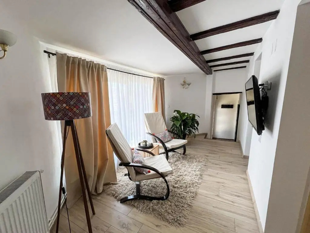 2 Bedrooms Cottage