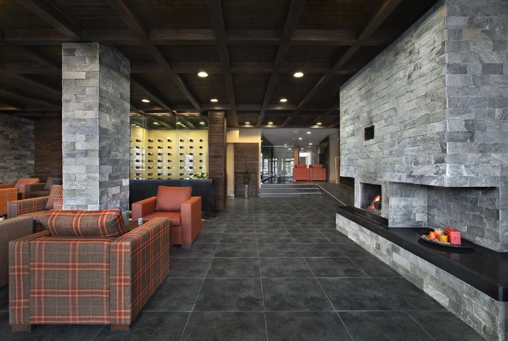 Lobby & Reception