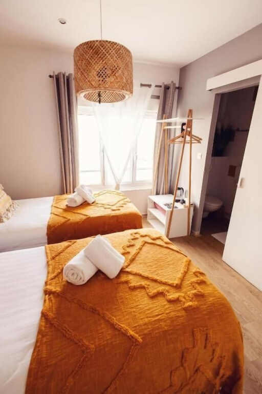 Standard Double room with partial sea view (full double bed)