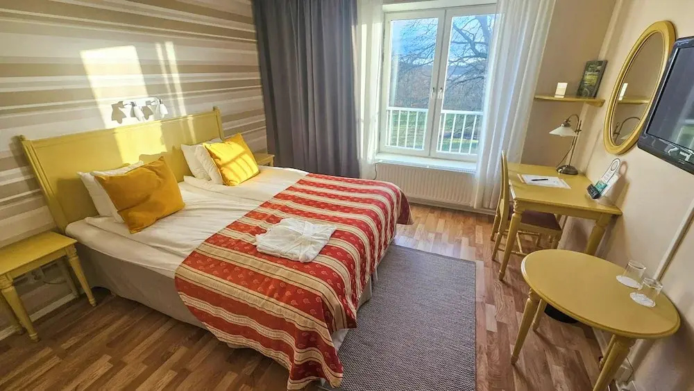 Standard Double room (full double bed)