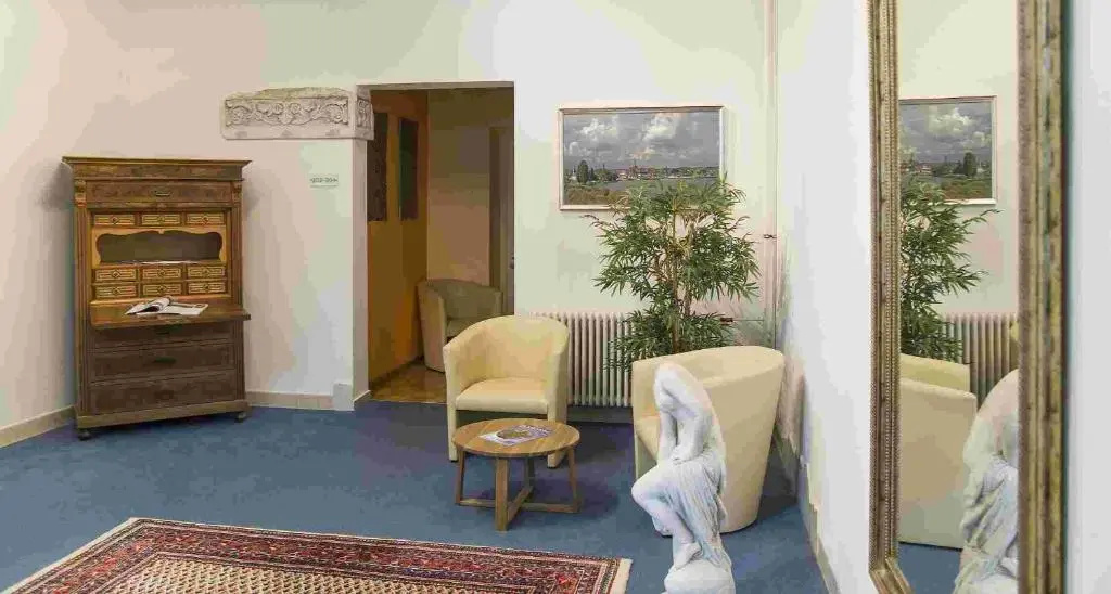 Lobby & Reception