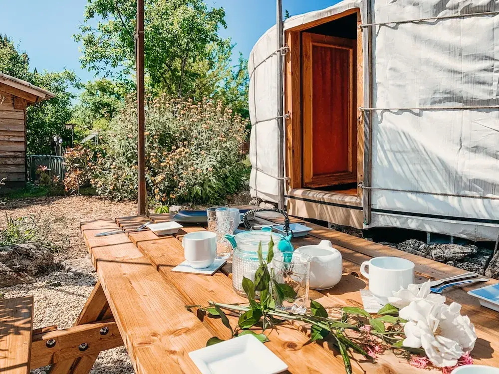 Tent with garden view
