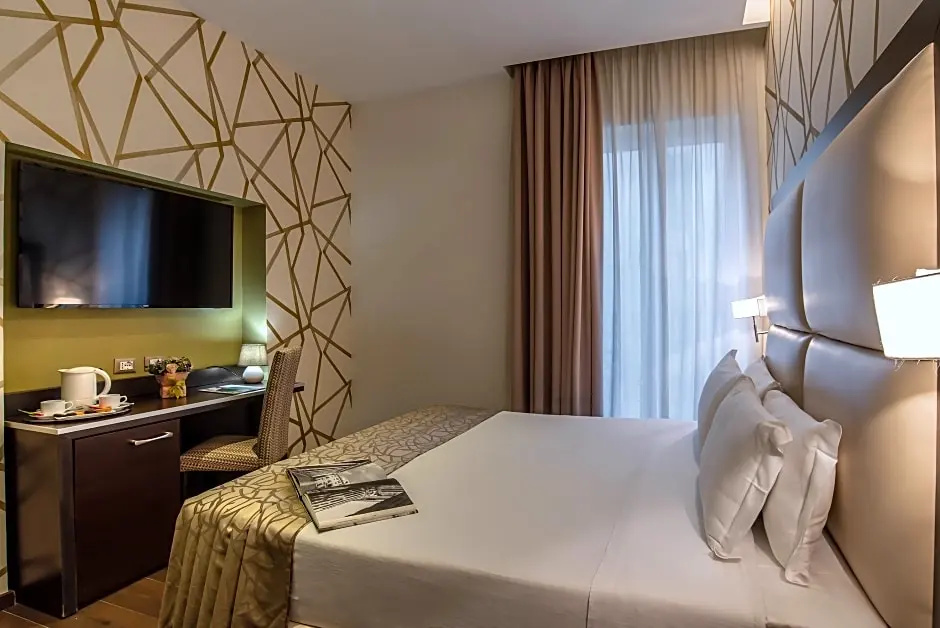 Classic Double room (full double bed)