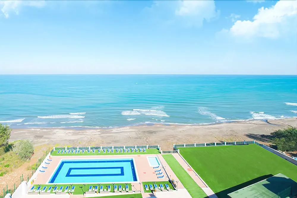 Beach & Waterfront