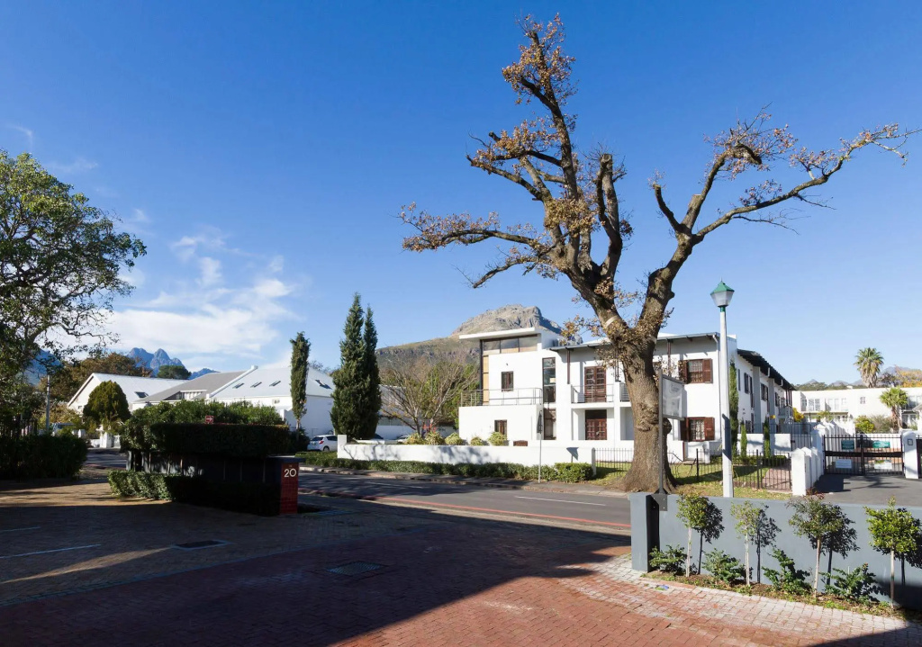 Life & Leisure Guesthouse And Apartments
