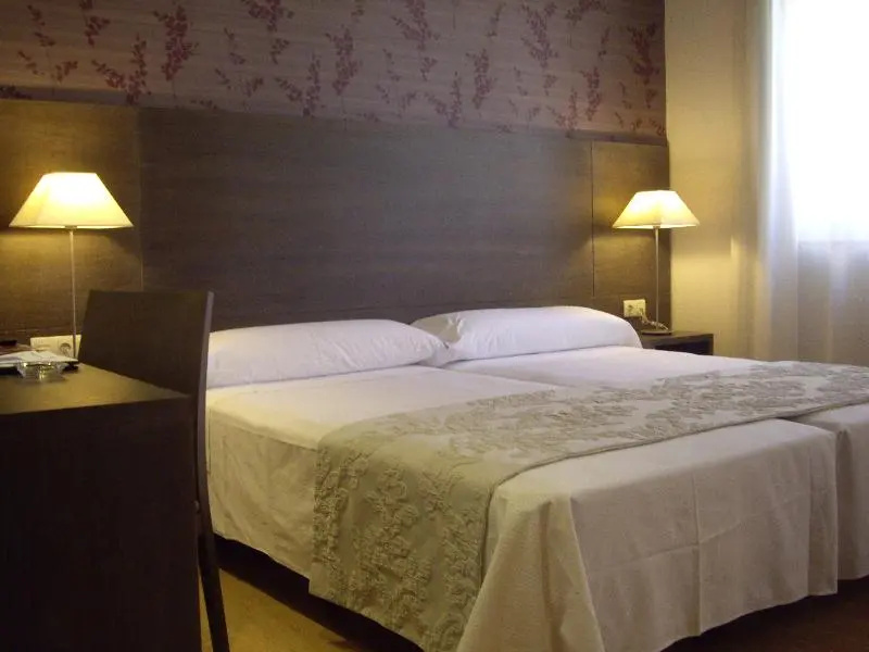 Standard Double room with balcony (full double bed)