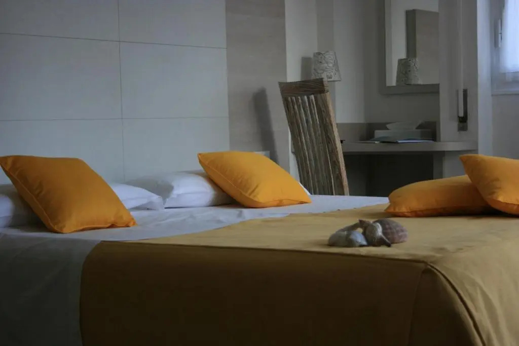 Standard Double room with balcony (full double bed)