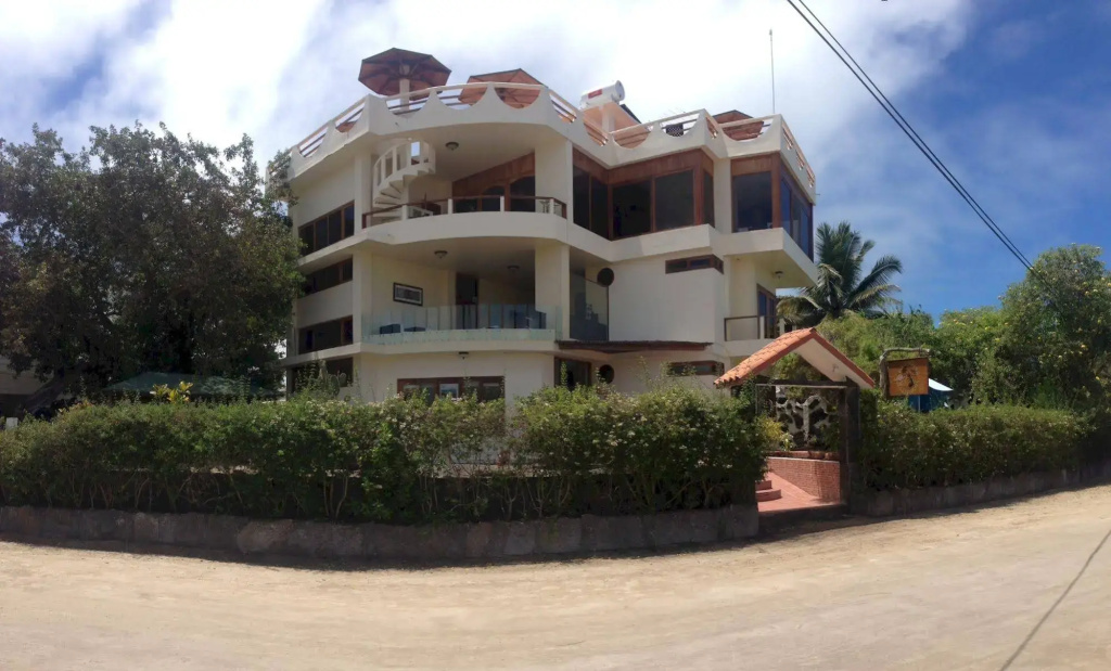 Hotel La Laguna Galapagos