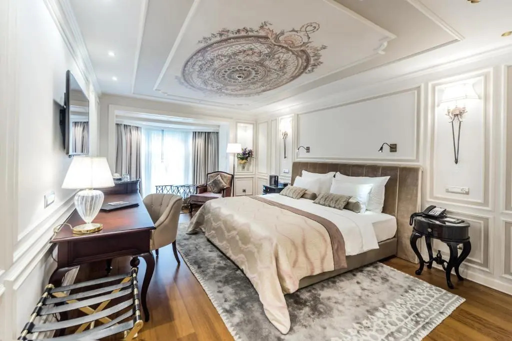 Double room with balcony (full double bed)