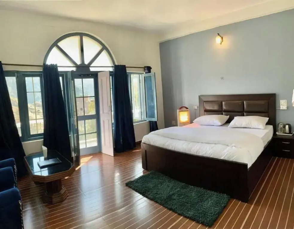 Economy room