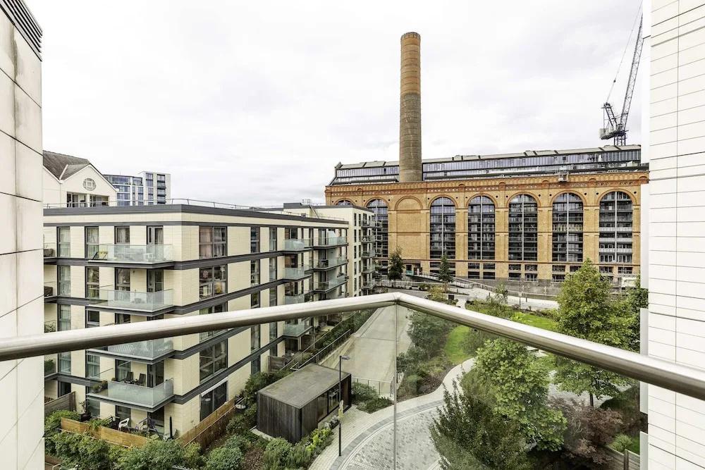 Beautiful 4 Bed Abode Near Imperial Wharf