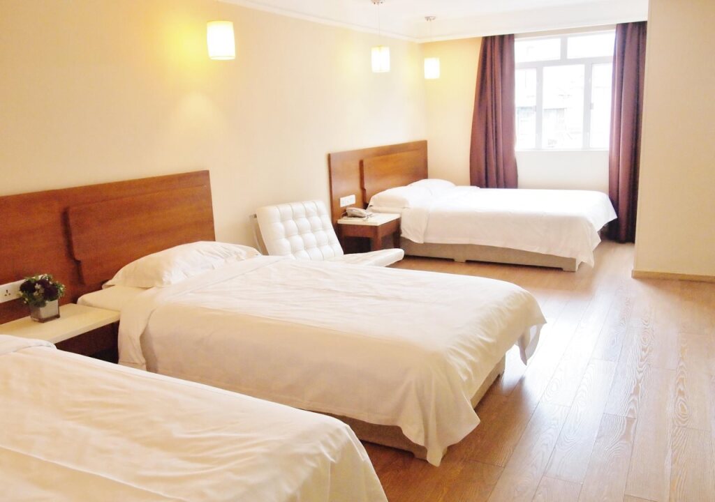 Ole London Hotel by null