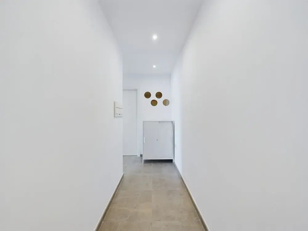 E1 Studios, Sea & Beach Views, High Floor - фото 5