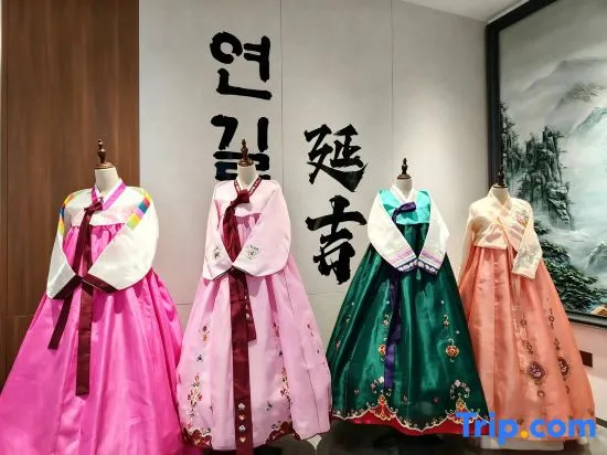 Shangyishu Holiday Hotel (Yanji Yanbian University Internet-famous Wall Xishichang) in Yanbian
