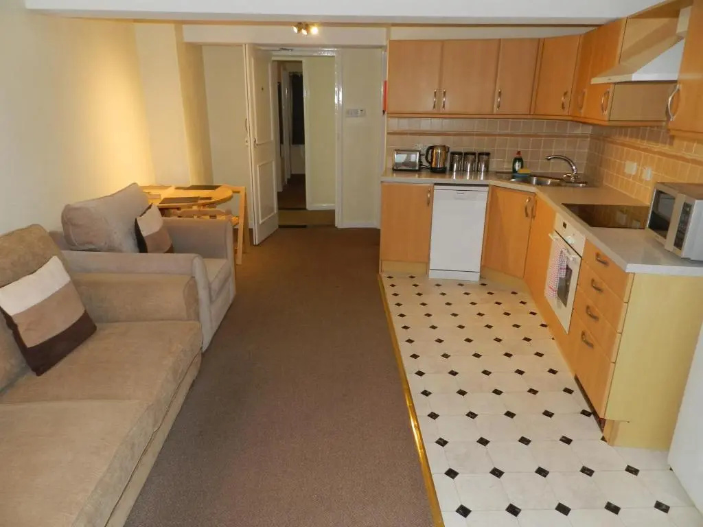 2 Bedrooms Apartment with sea view