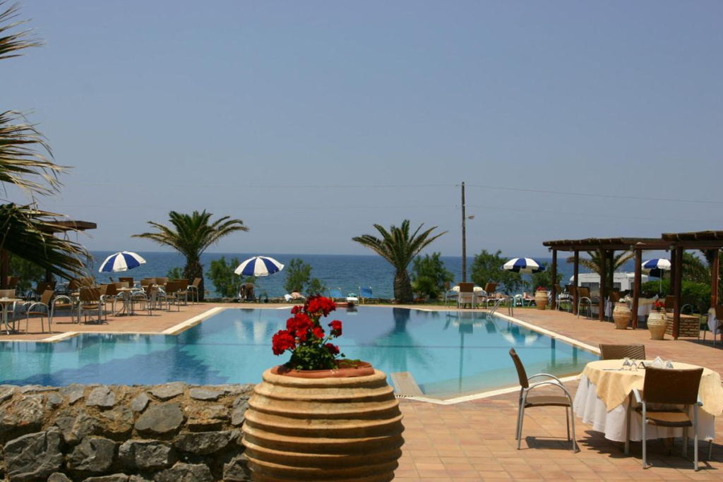 Oasis Hotel 3 * Oasis Hotel 3 *