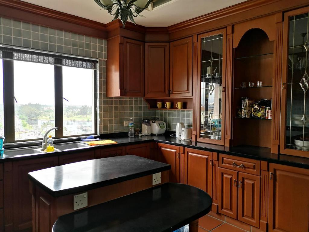Marina Court Luxury Penthouse