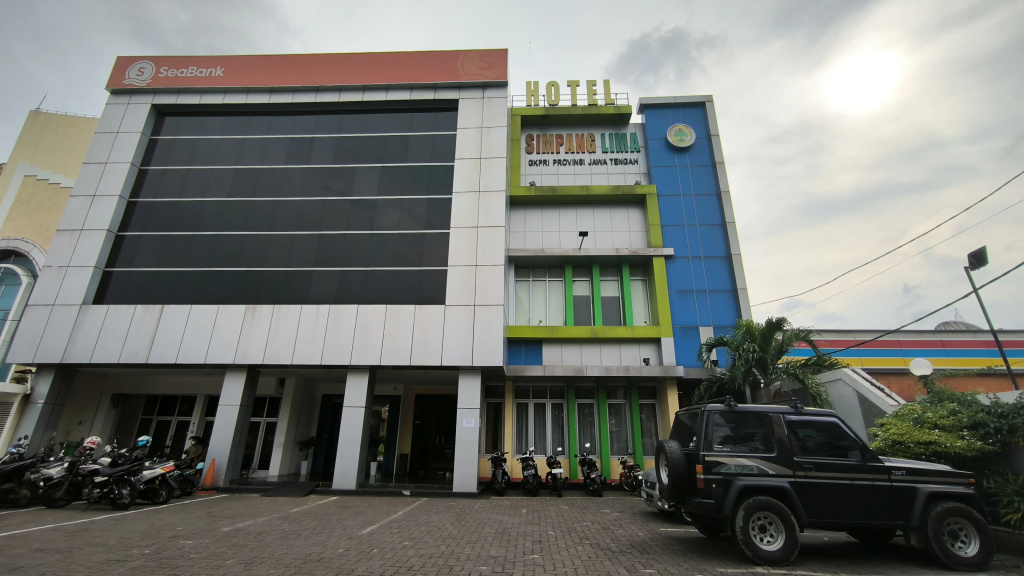 OYO 91036 Hotel Simpang Lima Gkpri