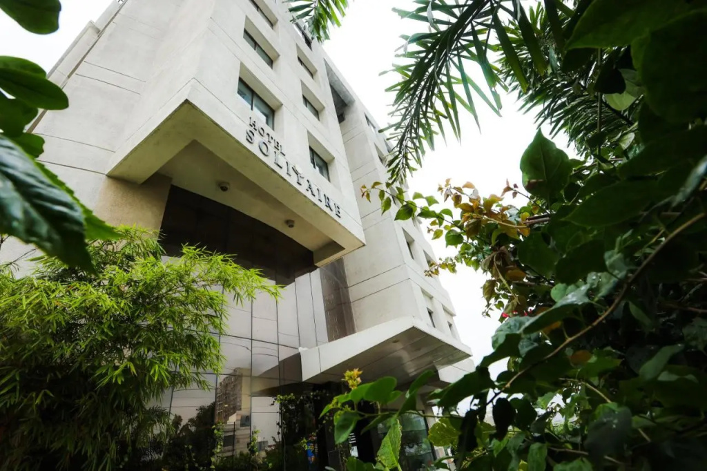 Oyo 1349 Hotel Solitaire