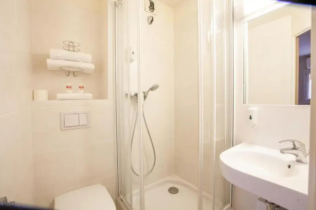 Brit Hotel Reims La Pompelle - Chambres