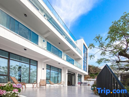 Dongji shijianhai B & B
