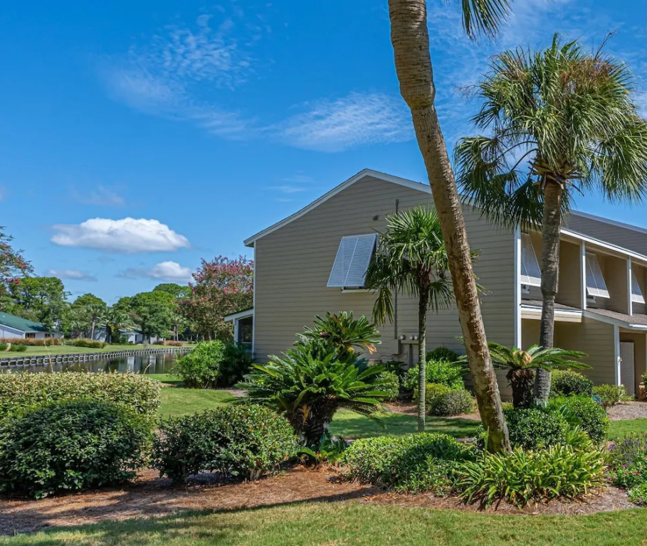 Bayou Village 628
