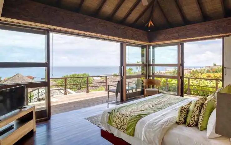 Beach & Waterfront