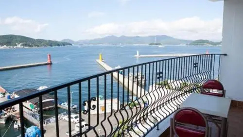 Balcony & Terrace