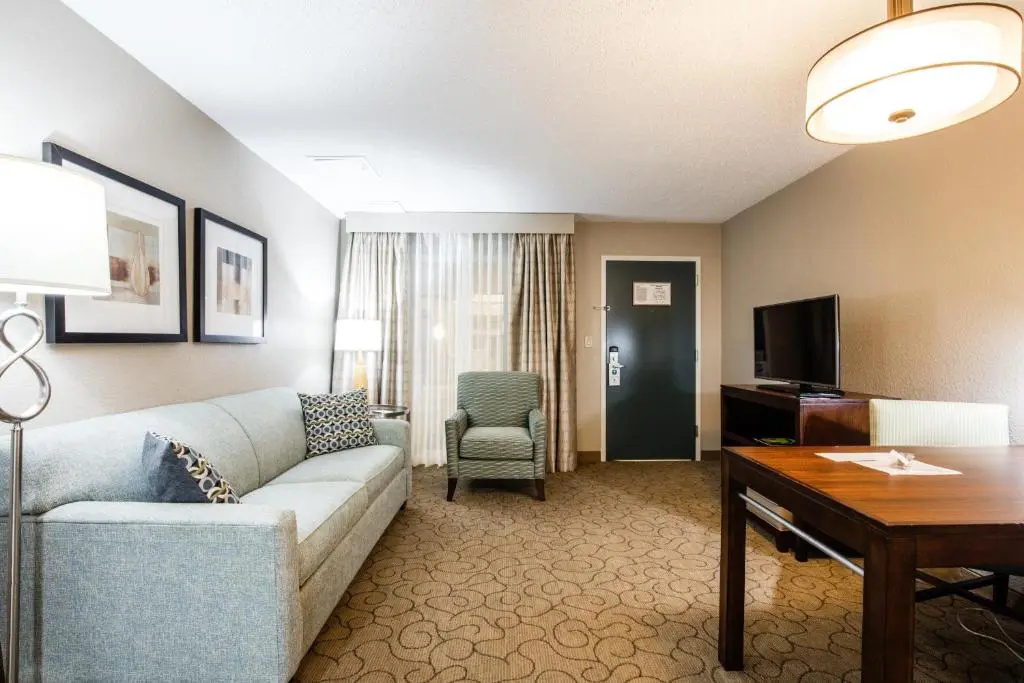 Embassy Suites by Hilton Memphis East Germantown Area - Chambres