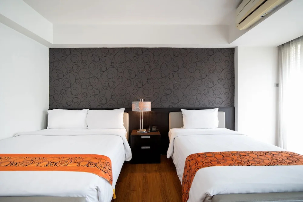 Deluxe Double room with balcony (twin beds)