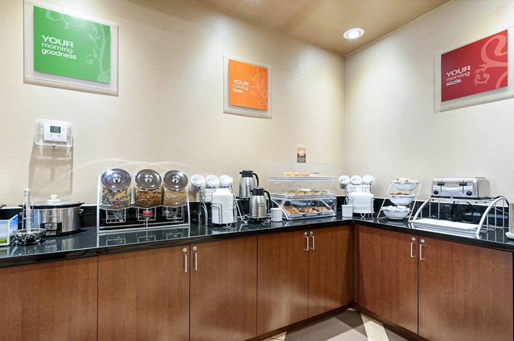 Comfort Suites - фото 34