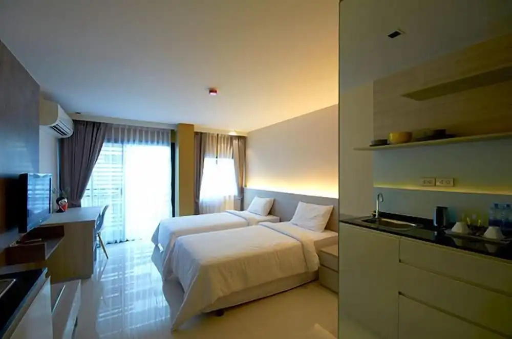 Double Studio with balcony (twin beds)