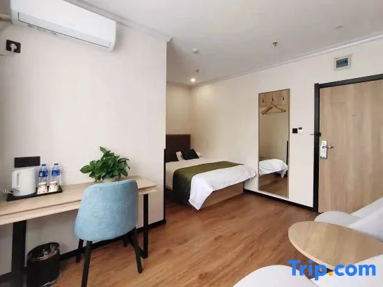Business Double room (full double bed)