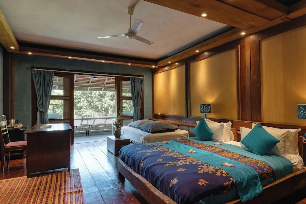 Luxury Suite with balcony
