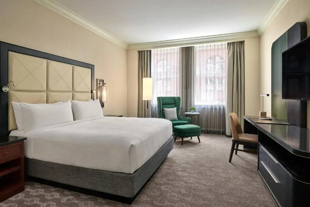 Standard room with city view