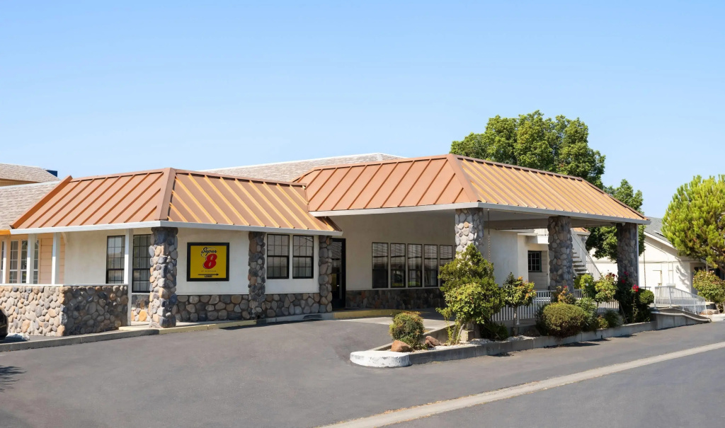 Super 8 by Wyndham Dunnigan