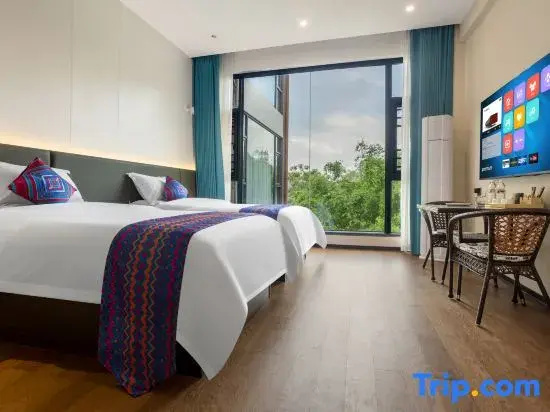 2 Bedrooms Family Suite with view