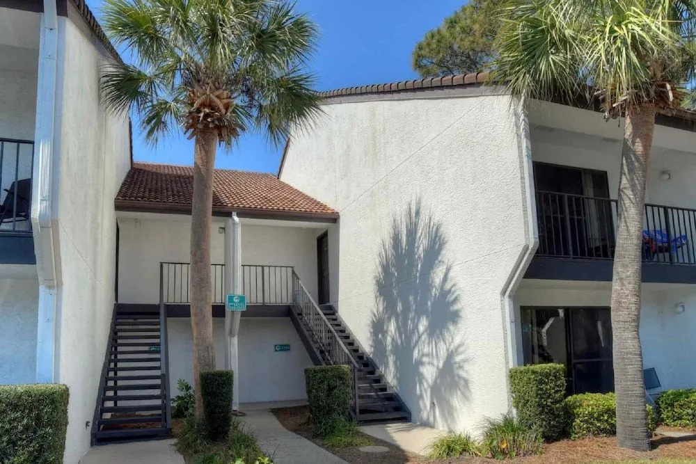 Edgewater Golf Villa 2106