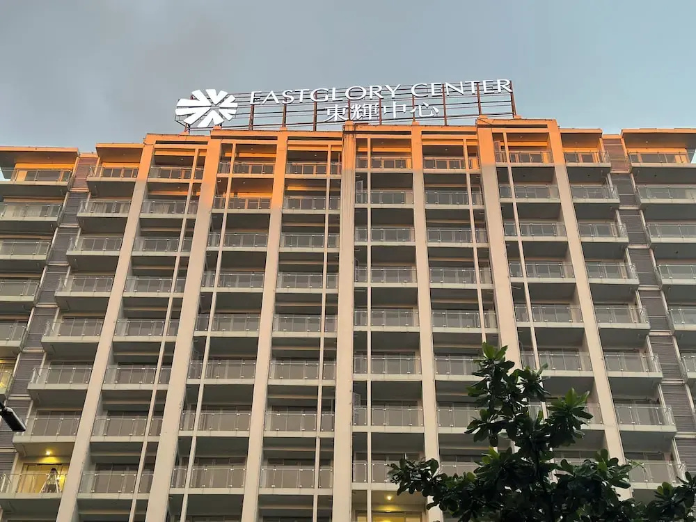 Luxury Penthouse & High-Floor Hotel near City of Dreams, Airport, Okada, and Solaire Casino
