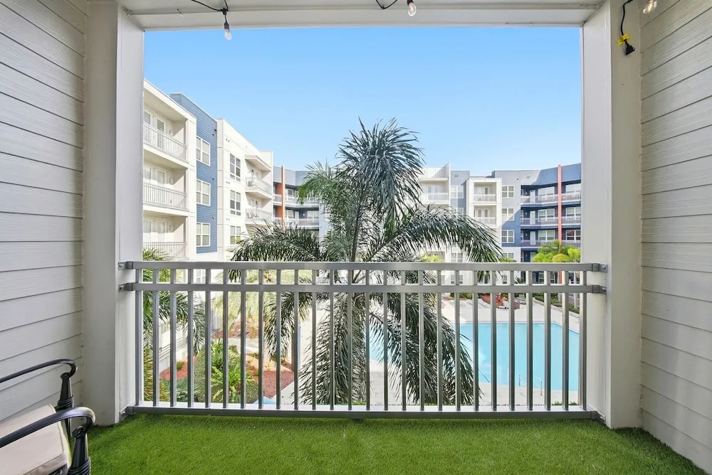 Modern 2BR w Pool Pet-friendly Unit 17