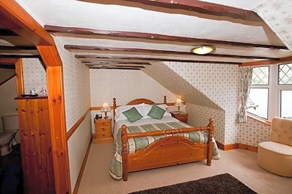 Ardlui Hotel by null