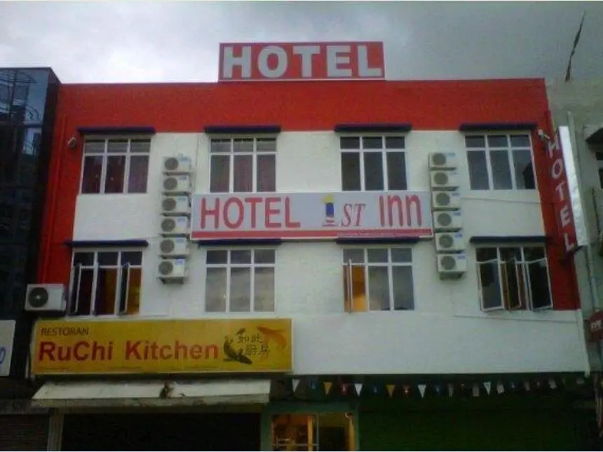 OYO 89891 1st Inn Hotel Subang (SJ15)