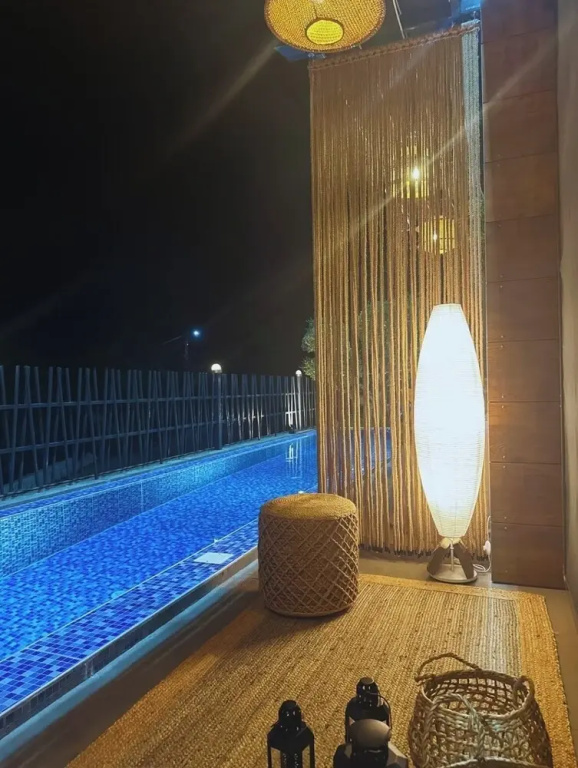 Standard room with pool view
