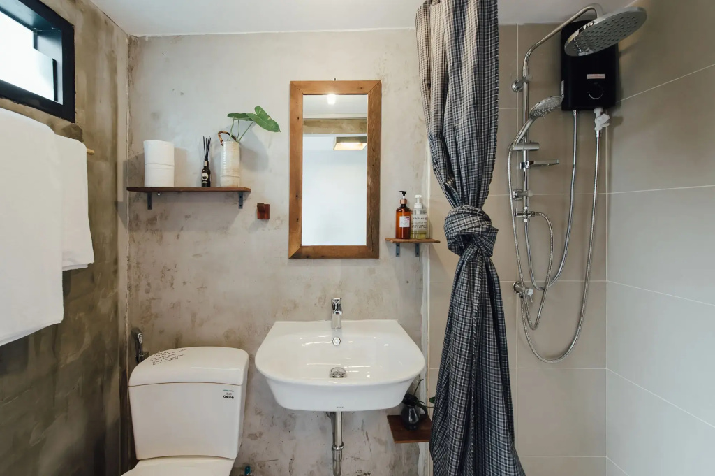 Отель The Yard Hostel в Бангкоке