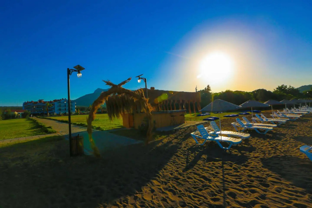Beach & Waterfront
