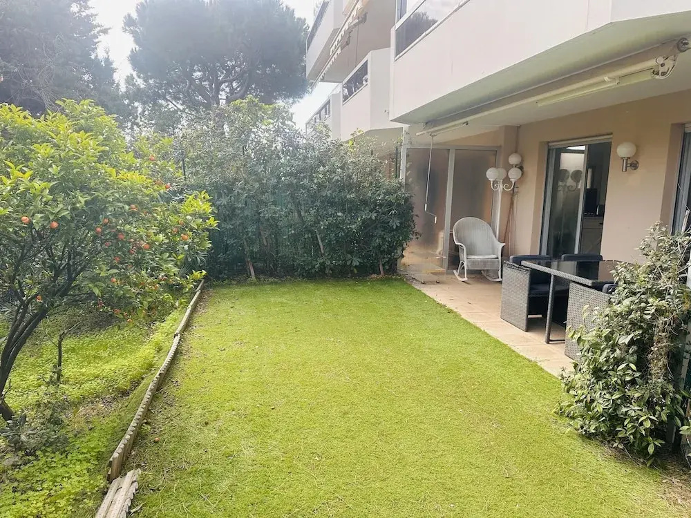 Light Modern Studio With Garden Pool- 2294